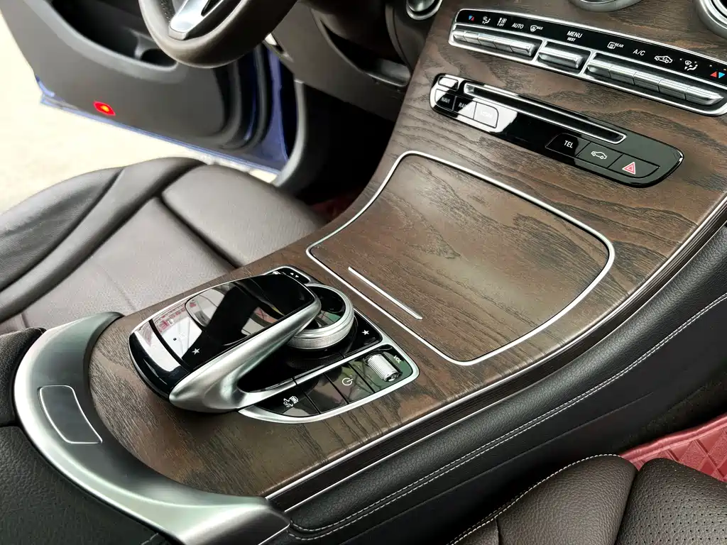 Mercedes-Benz GLC 2016 GLC 300 4MATIC Dynamic купить на сайте DeffCars