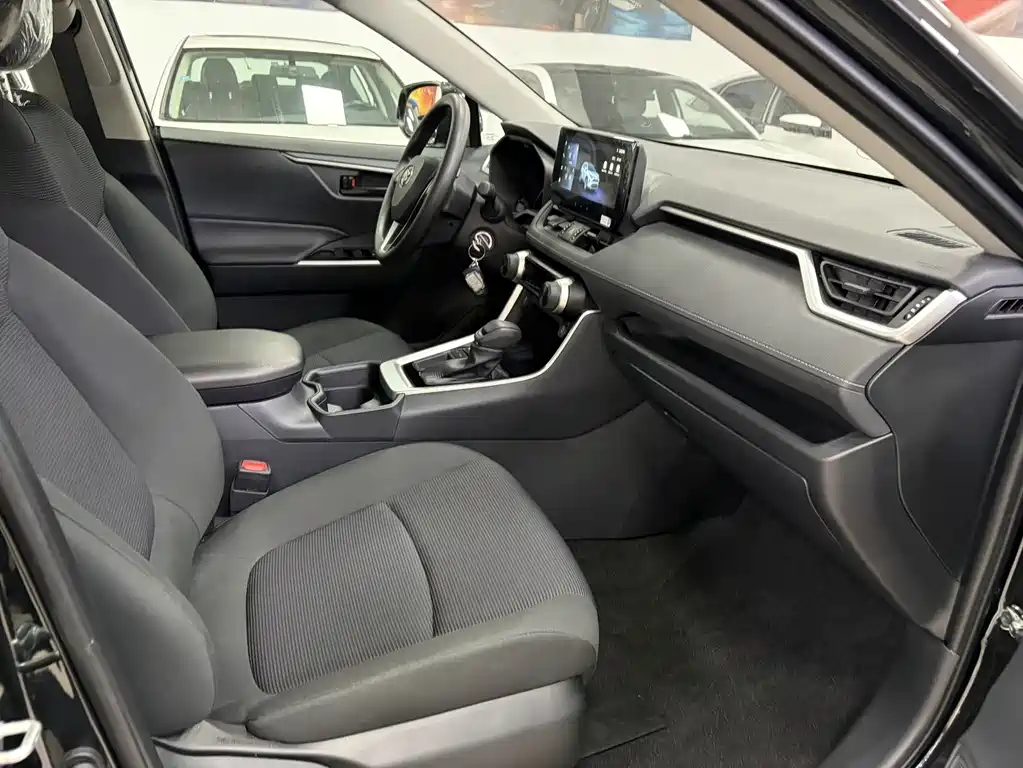 RAV4 Rongfang 2024 2.0L CVT two-wheel drive urban version купить на сайте DeffCars