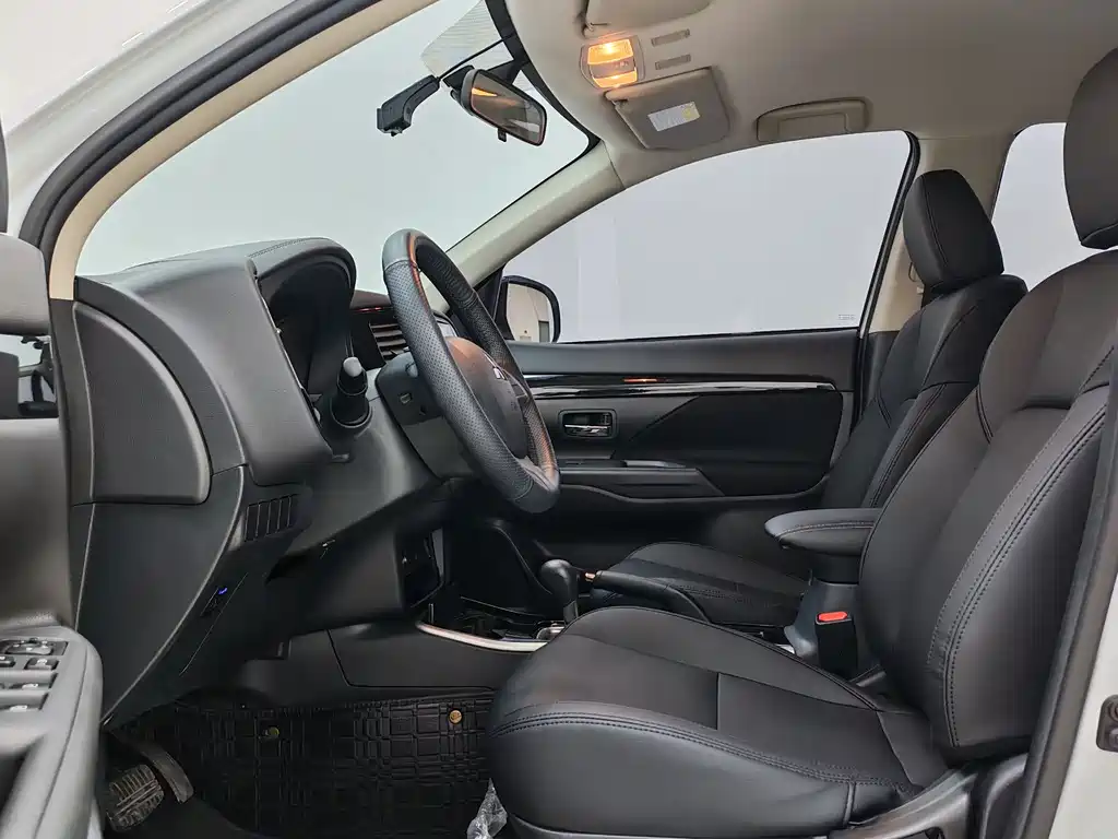 Outlander 2021 2.0L 2WD Smooth Edition 5 seats купить на сайте DeffCars