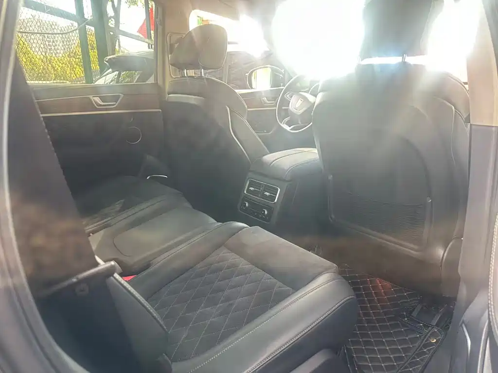 Hongqi HS7 2021 2.0T DCT two-wheel drive intelligent flagship version купить на сайте DeffCars