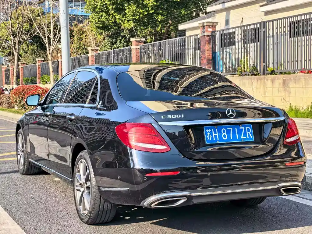 Mercedes-Benz E-Class 2018 E 300 L Fashion Model купить на сайте DeffCars