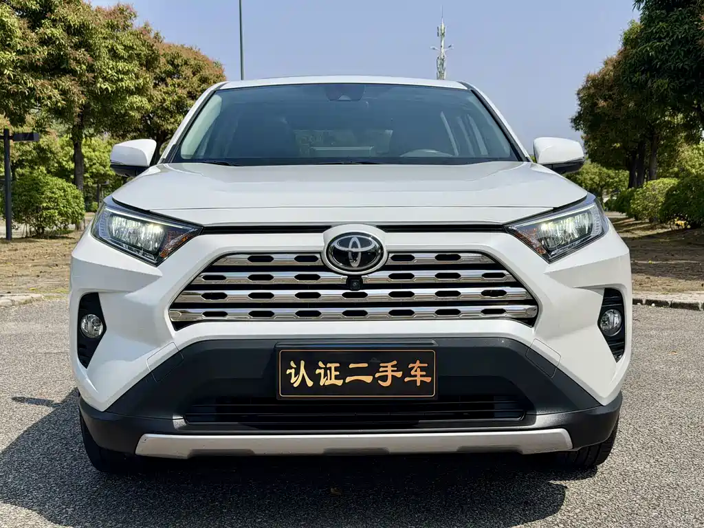 RAV4 Rongfang 2022 2.0L CVT two-wheel drive fashion version купить на сайте DeffCars