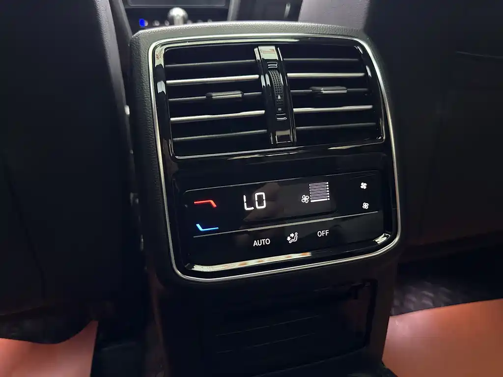 Magotan 2023 2 million commemorative edition 330TSI DSG luxury model купить на сайте DeffCars