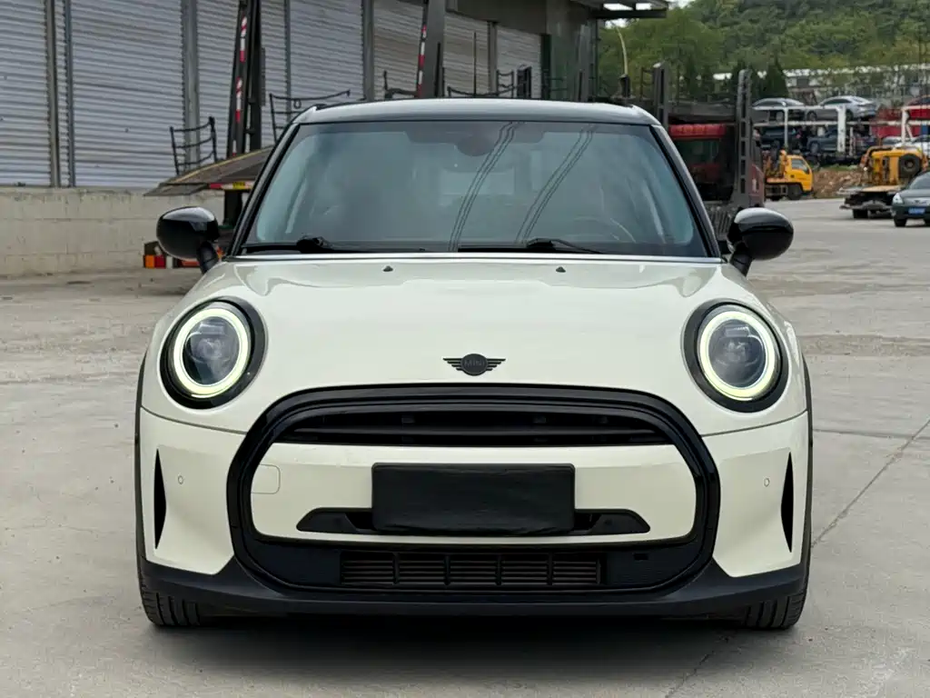 MINI 2022 1.5T COOPER Artist Five-Door Edition купить на сайте DeffCars
