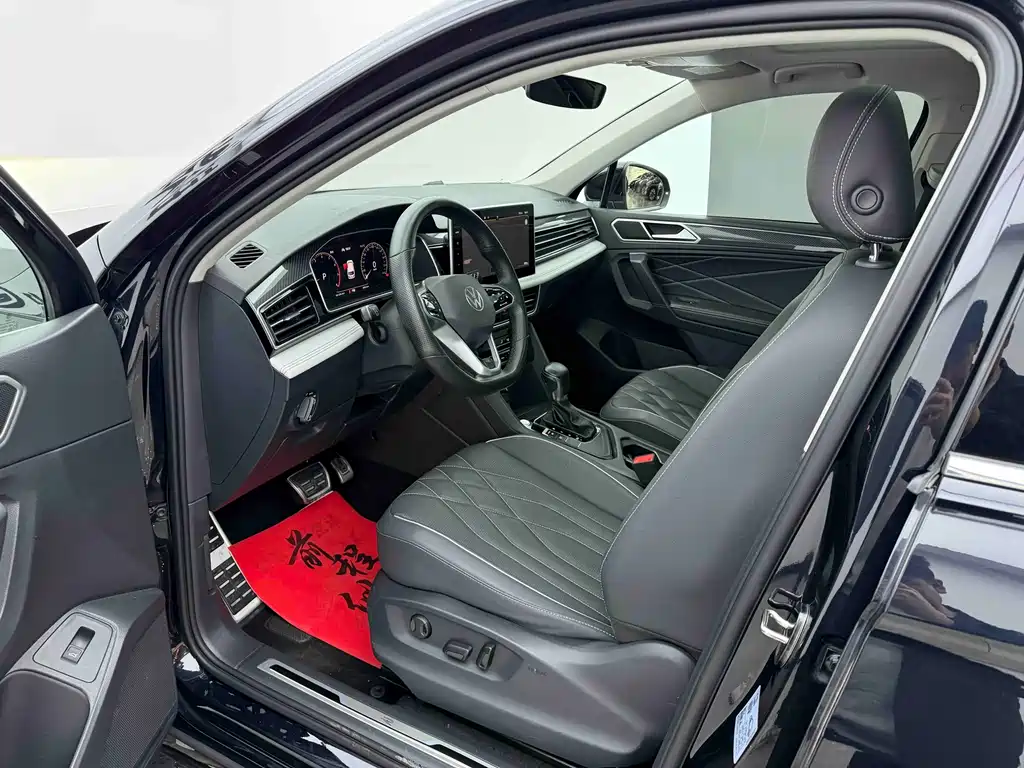 Tiguan L 2022 330TSI automatic two-wheel drive R-Line version купить на сайте DeffCars