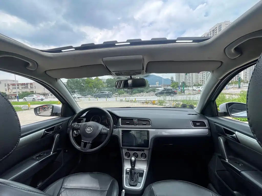 Lavida 2013 1.4TSI DSG Deluxe Navigation Edition купить на сайте DeffCars