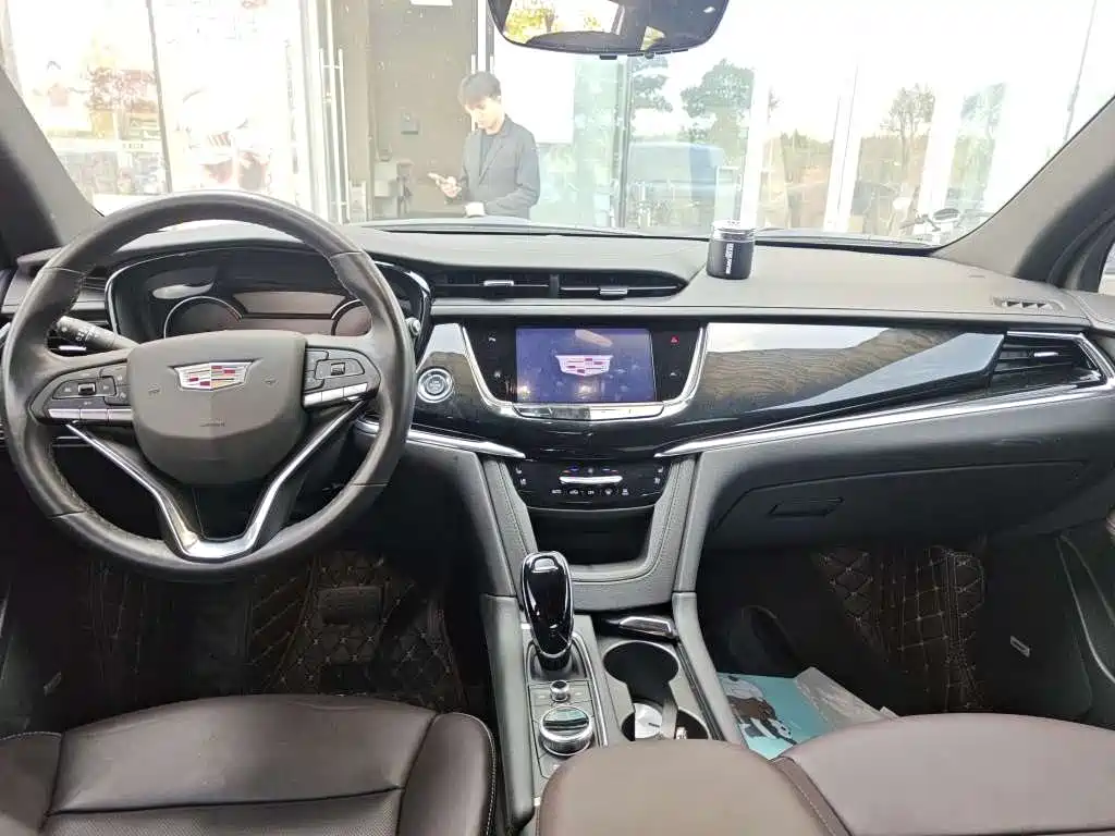 Cadillac XT6 2022 2.0T six-seat four-wheel drive luxury standard version купить на сайте DeffCars