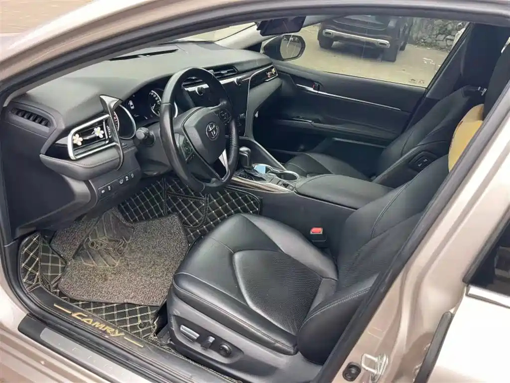 Camry 2019 2.0G Deluxe Edition National V купить на сайте DeffCars