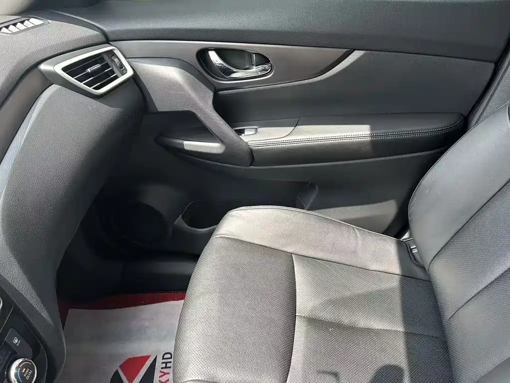 X-Trail 2015 2.0L CVT Comfort Max Edition 2WD купить на сайте DeffCars
