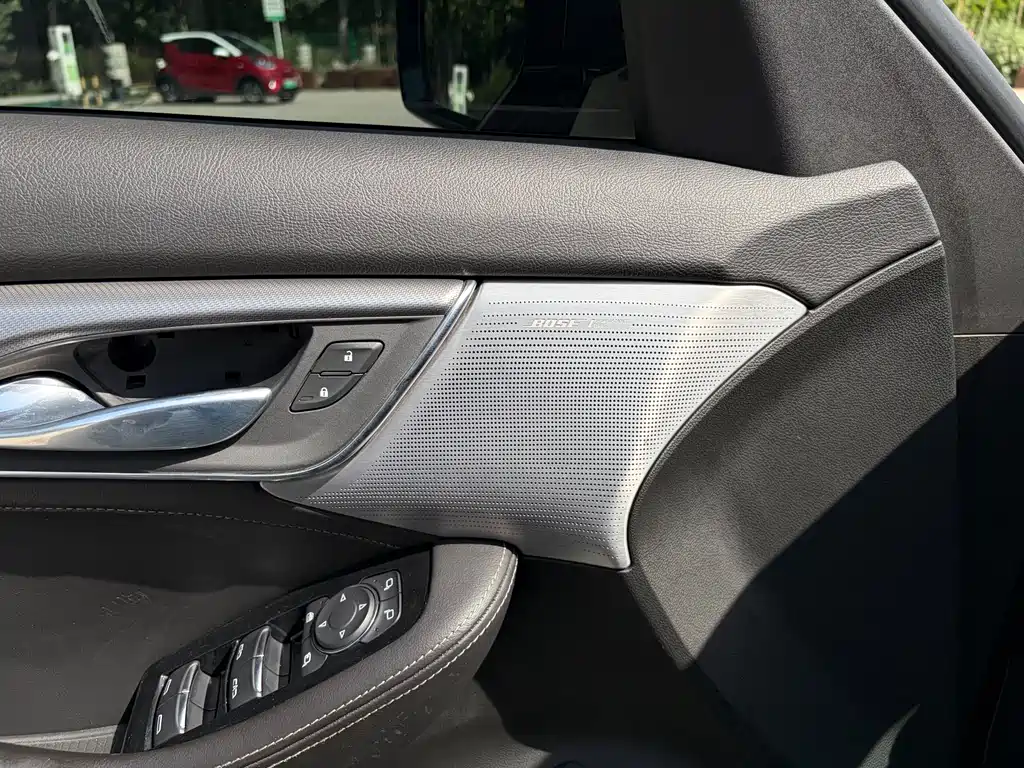 Cadillac CT5 2021 28T luxury model купить на сайте DeffCars