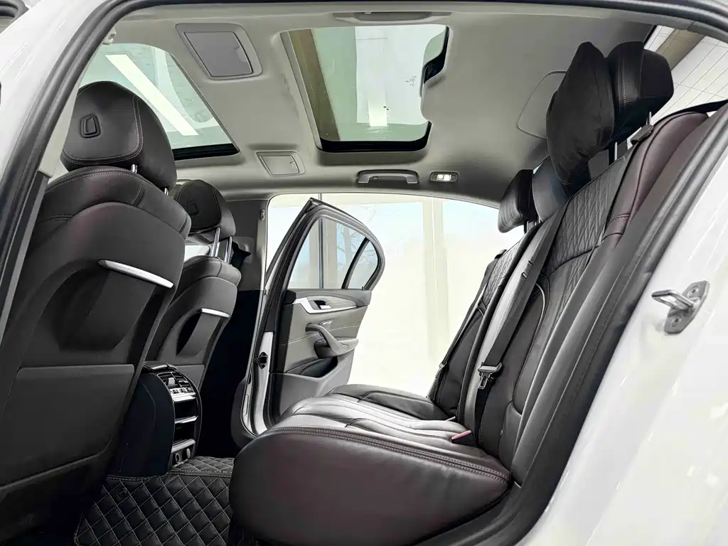 BMW 5 Series New Energy 2019 Model 530Le Luxury Package купить на сайте DeffCars