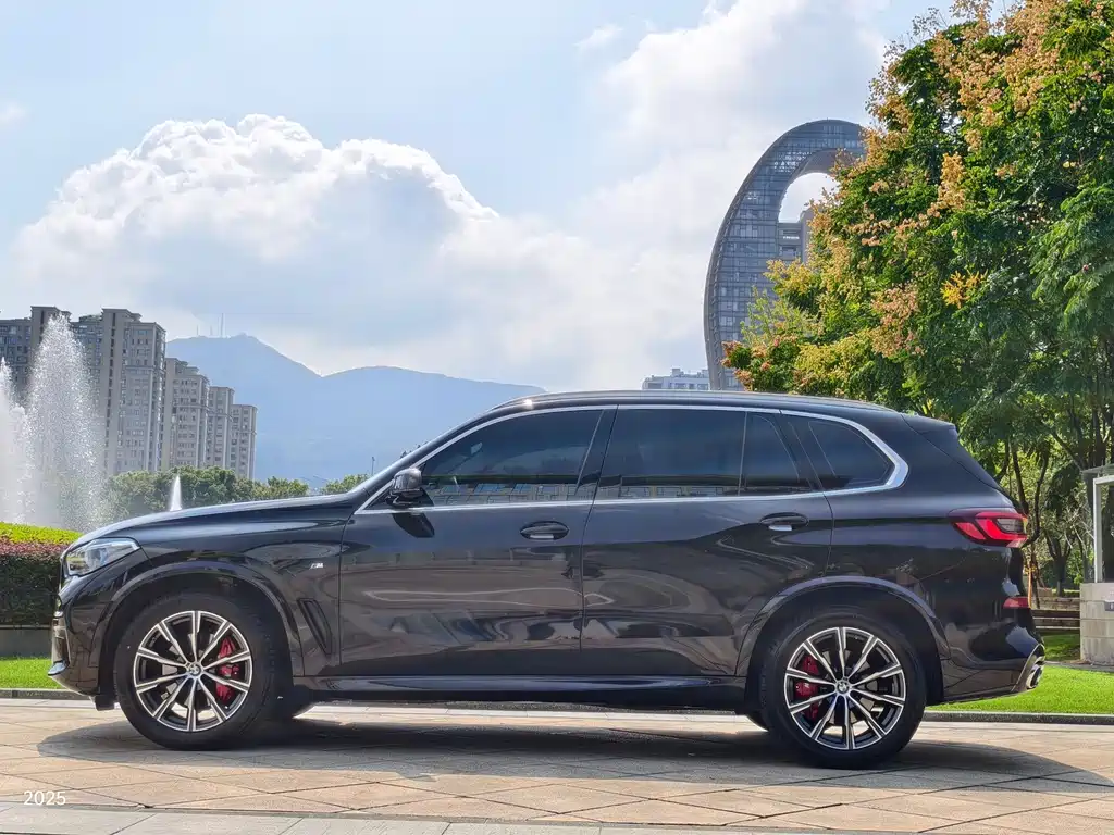 BMW X5 2022 xDrive 40Li M Sports Package купить на сайте DeffCars