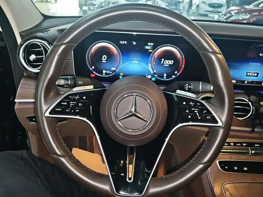 Mercedes-Benz E-Class 2023 E 260 L купить на сайте DeffCars