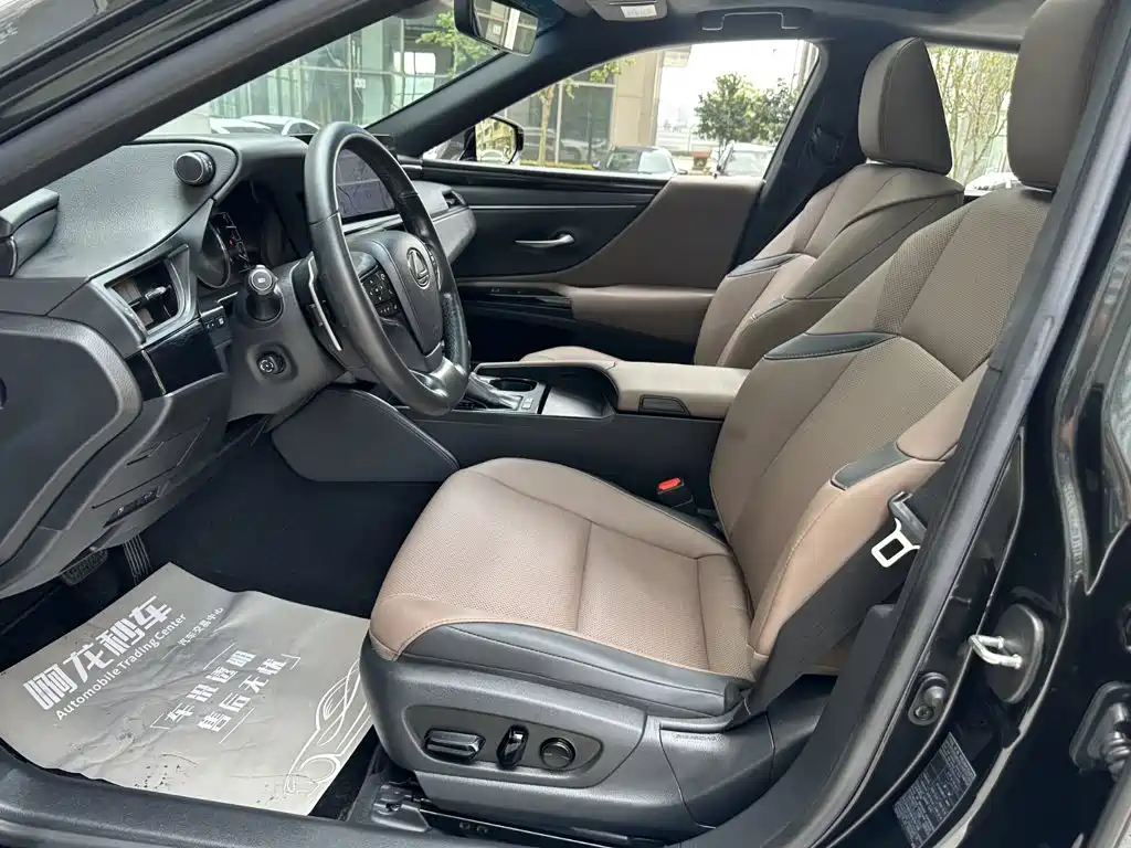 Lexus ES 2022 300h Excellence Edition купить на сайте DeffCars