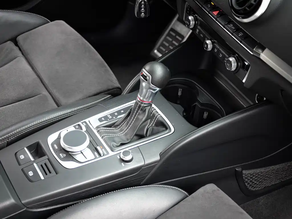 Audi S3 2015 S3 2.0T Limousine купить на сайте DeffCars