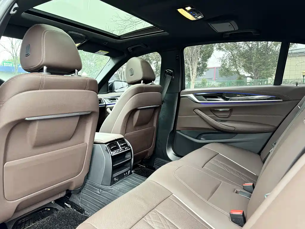 BMW 5 Series 2022 525Li M Sports Package купить на сайте DeffCars