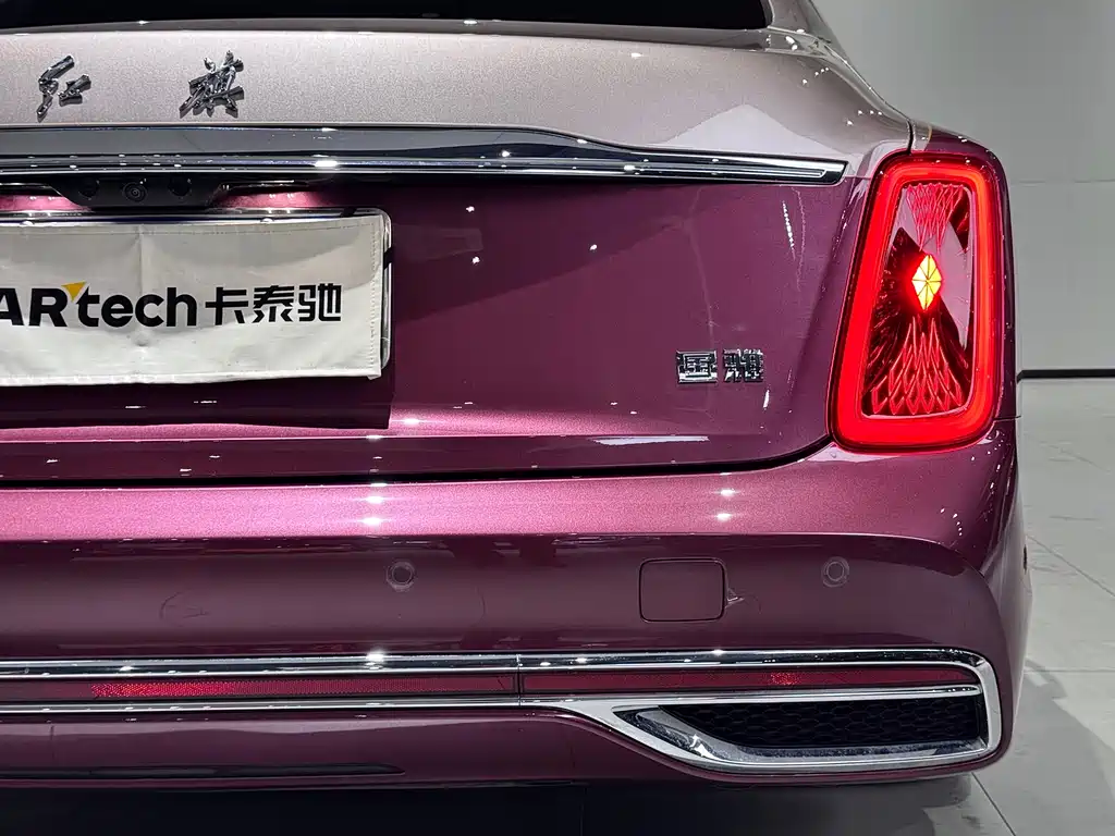 Hongqi Golden Sunflower Guoya 2024 4.0T V8 version купить на сайте DeffCars