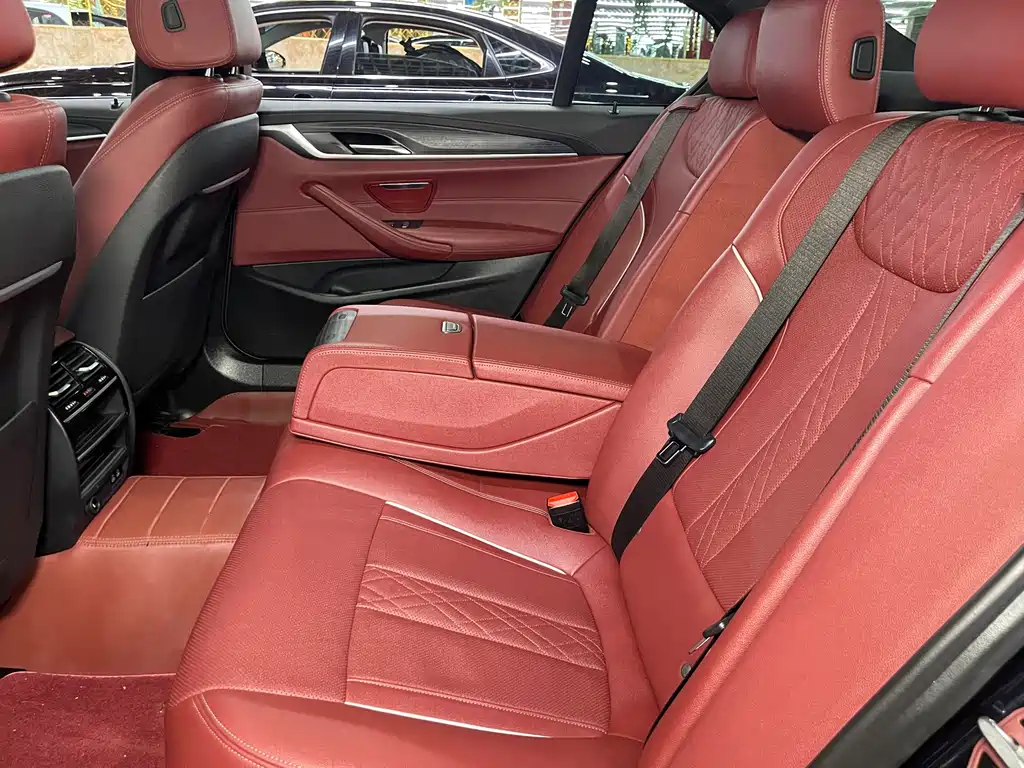 BMW 5 Series 2021 530Li Leading M Sports Package купить на сайте DeffCars