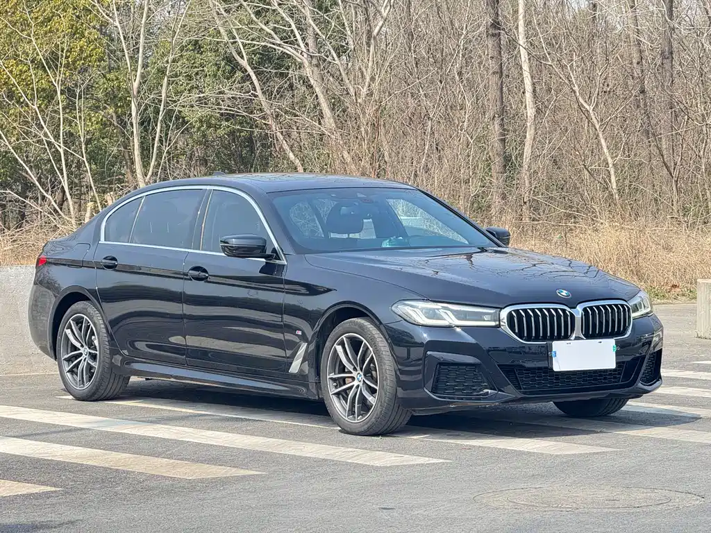 BMW 5 Series 2022 525Li M Sports Package купить на сайте DeffCars