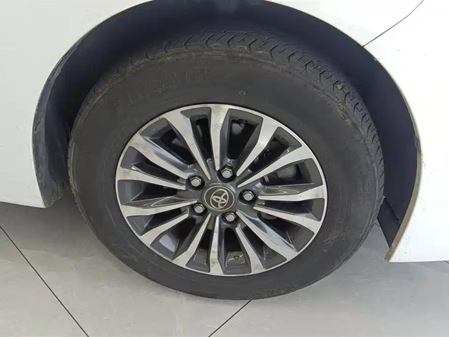 Corolla 2017 facelift 1.2T S-CVT GL-i купить на сайте DeffCars