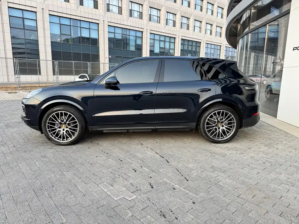 Cayenne 2023 Cayenne 3.0T Platinum Edition купить на сайте DeffCars