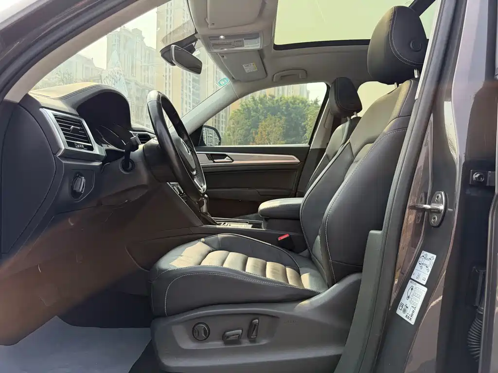 Touron 2019 330TSI 2WD Deluxe Edition National VI купить на сайте DeffCars