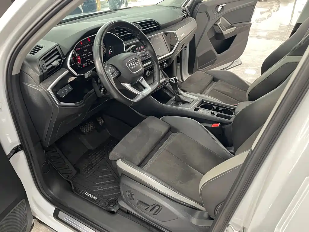 Audi Q3 2022 35 TFSI Fashionable and Dynamic купить на сайте DeffCars