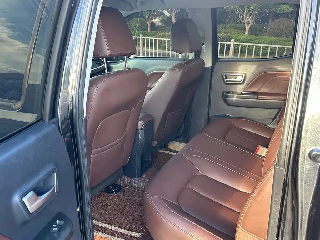 Fengjun 7 2019 2.0T two-wheel drive value-for-money large double 4D20D купить на сайте DeffCars