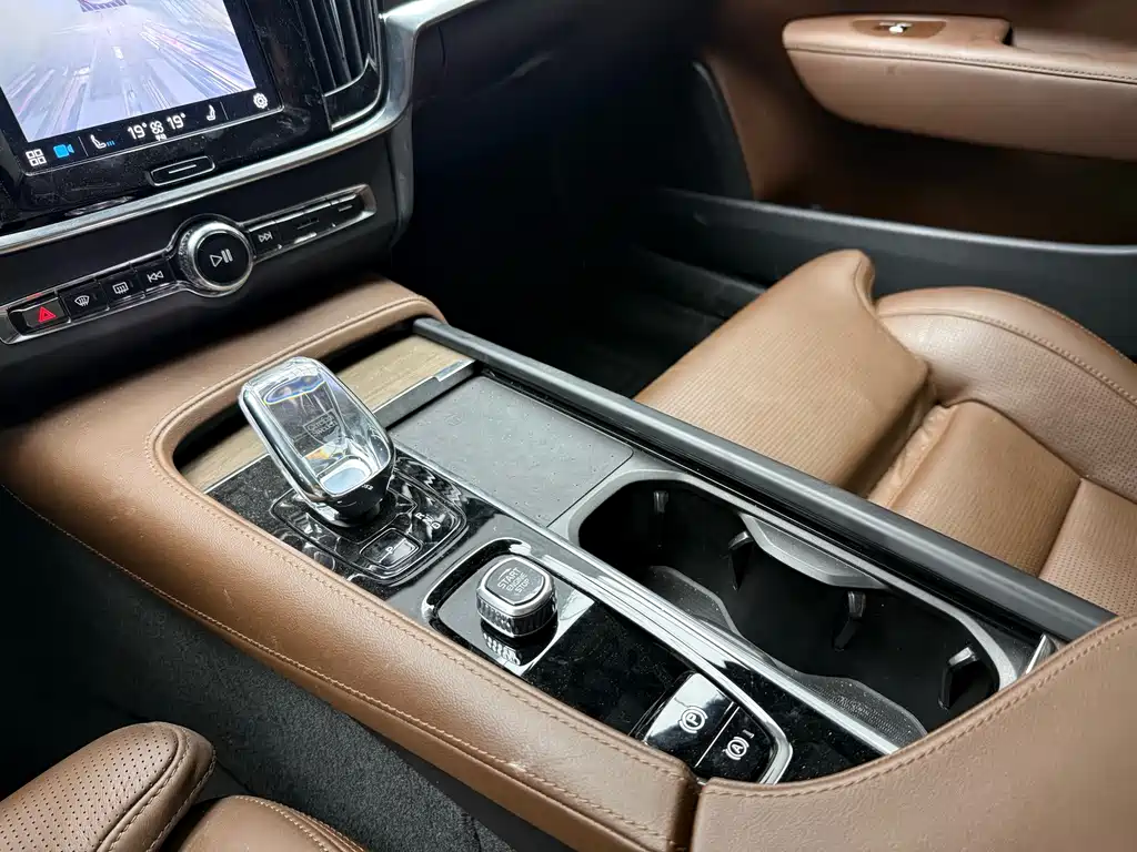 Volvo S90 2023 B5 Zhiya Luxury Edition купить на сайте DeffCars