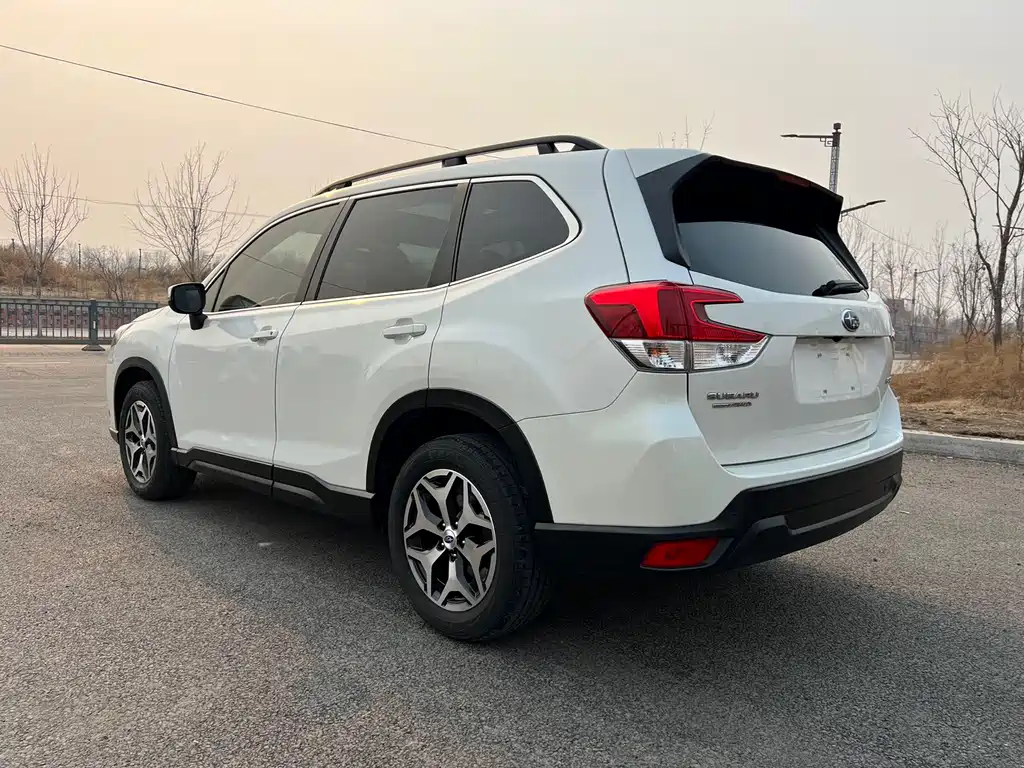 Forester 2022 2.0i AWD Deluxe Edition EyeSight купить на сайте DeffCars