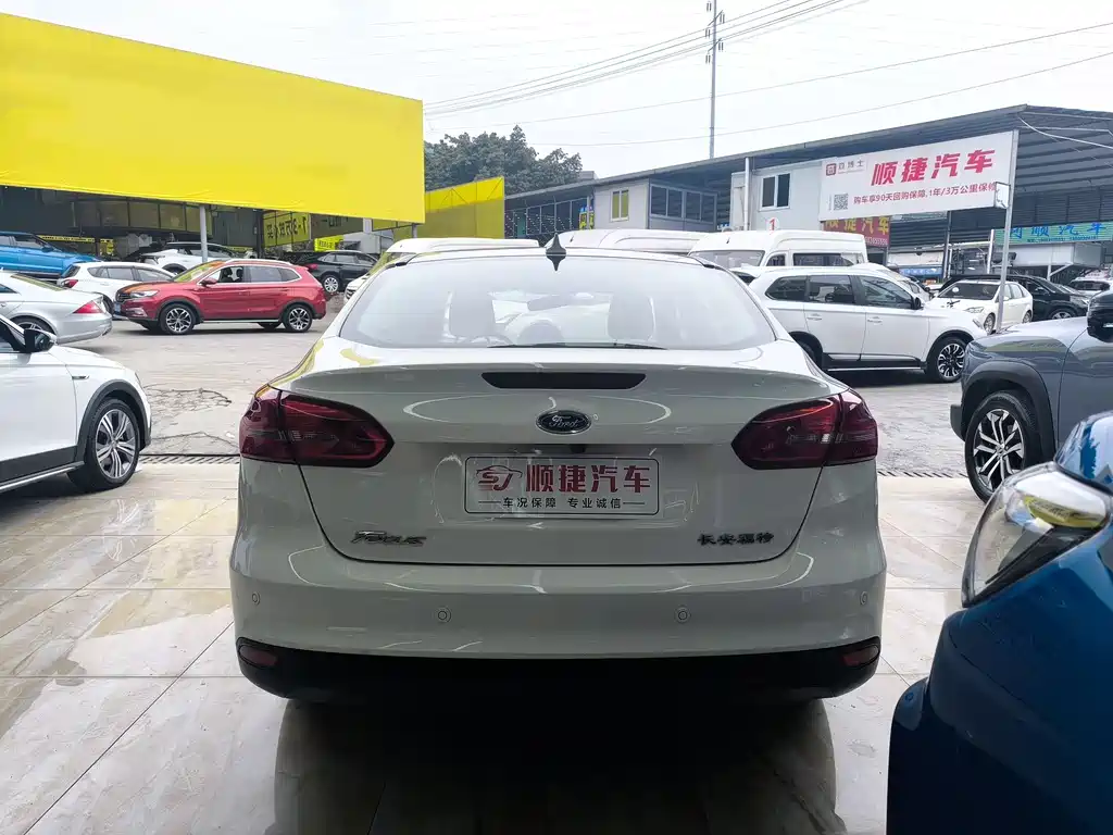 Focus 2018 sedan classic 1.6L automatic stylish smart mobility version купить на сайте DeffCars