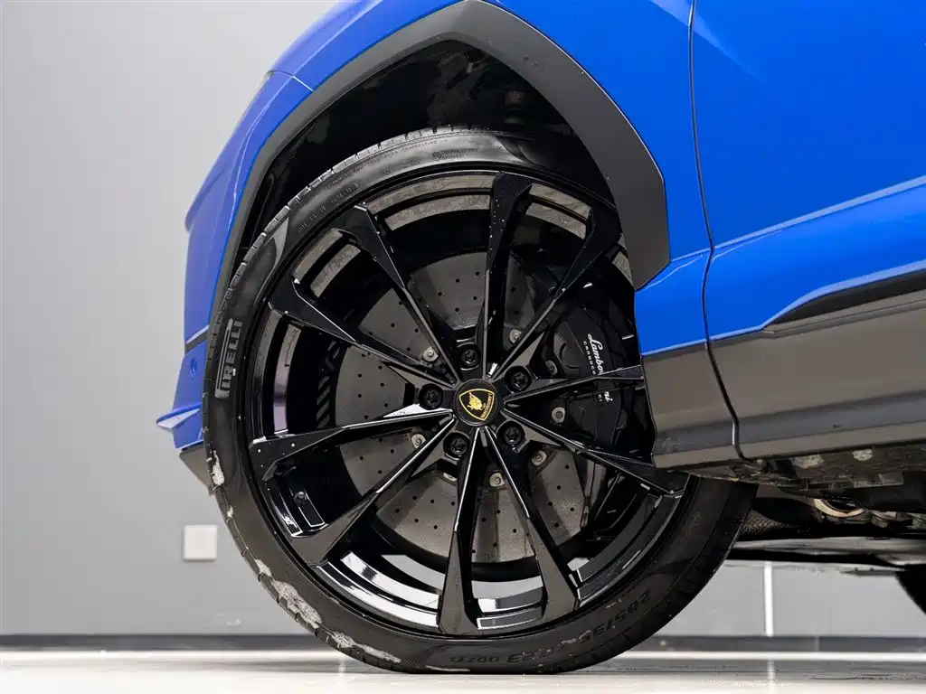 Urus 2023 4.0T V8 S купить на сайте DeffCars