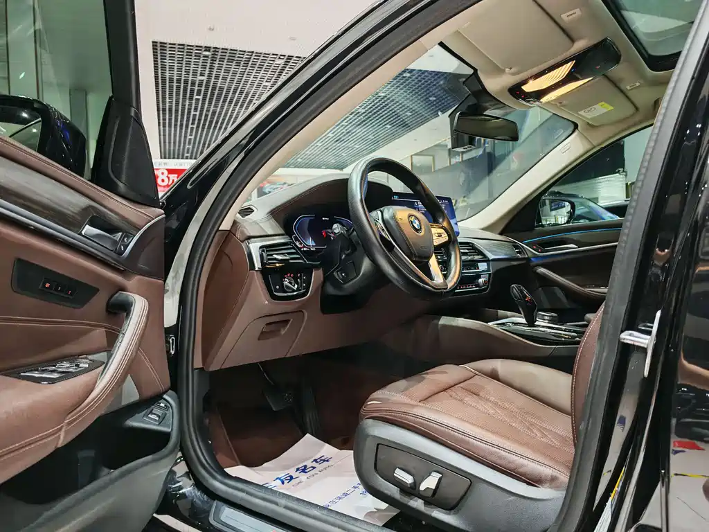 BMW 5 Series New Energy 2021 Model 535Le Luxury Package купить на сайте DeffCars