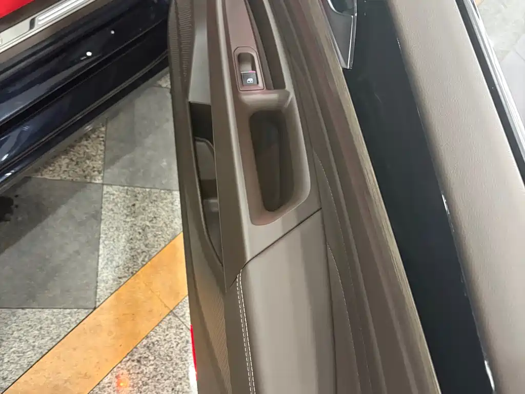 Passat 2019 330TSI Deluxe Edition National VI купить на сайте DeffCars