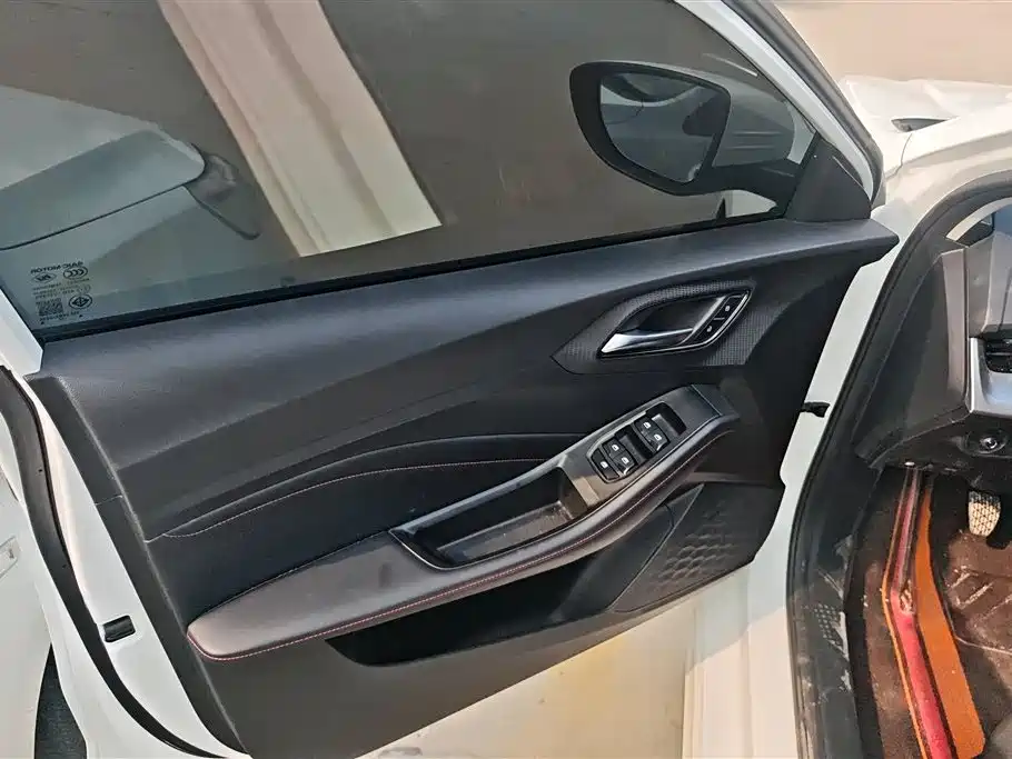 MG5 2023 180DVVT manual fashion version купить на сайте DeffCars