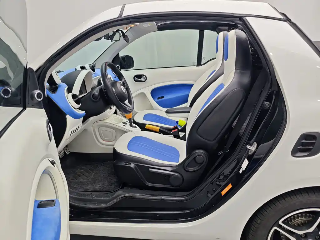 smart fortwo 2016款 0.9T 66千瓦敞篷极致版 купить на сайте DeffCars