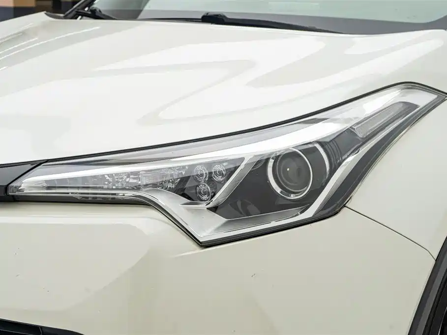 Toyota C-HR 2020 2.0L Leading Edition купить на сайте DeffCars