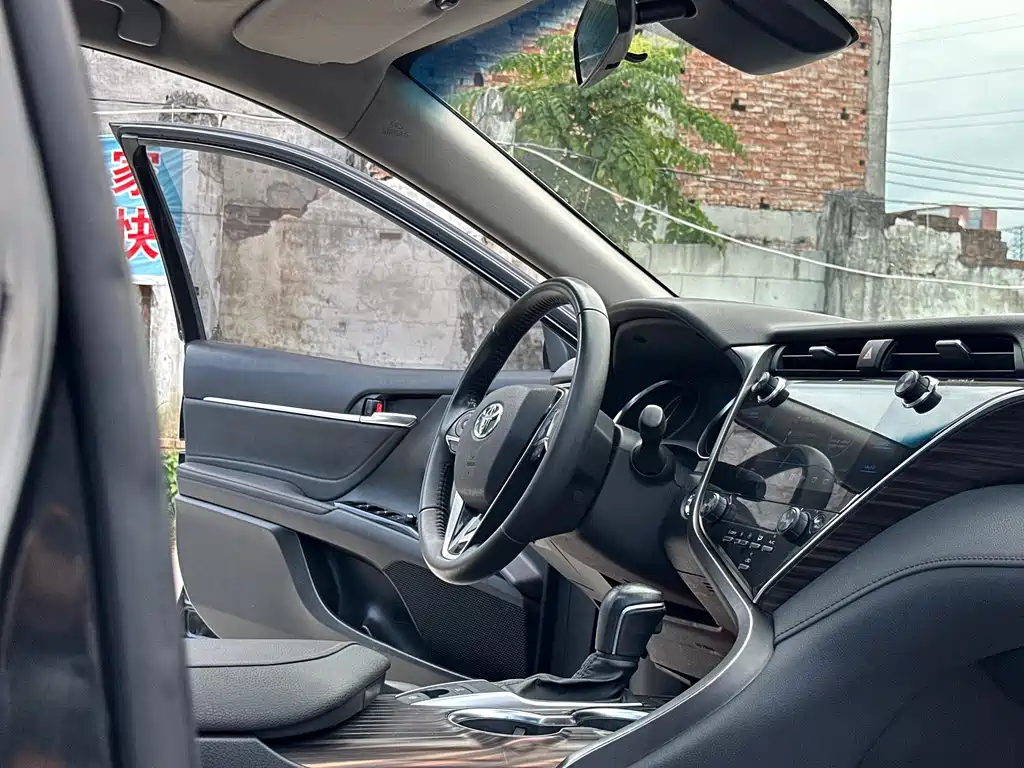 Camry 2021 2.0g Deluxe Edition купить на сайте DeffCars