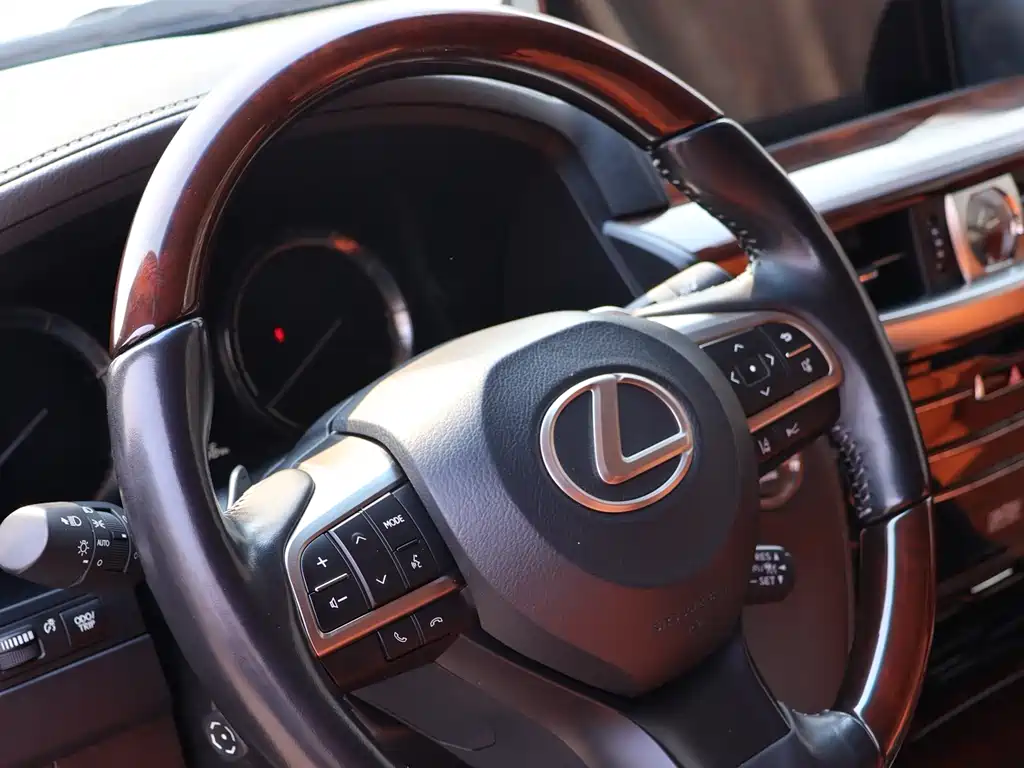 Lexus LX 2019 570 Premium Luxury Edition купить на сайте DeffCars