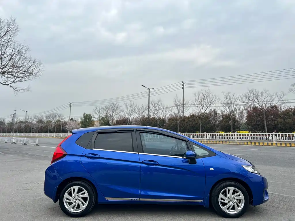 Fit 2014 1.5L LX CVT comfort model купить на сайте DeffCars