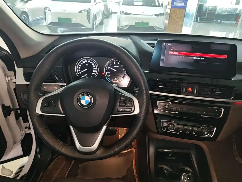BMW X1 2020 sDrive25Li Leading Model купить на сайте DeffCars