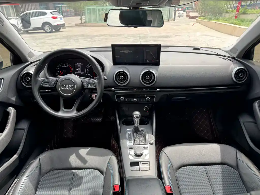 Audi A3 2019 Limousine 35 TFSI Sports National V купить на сайте DeffCars