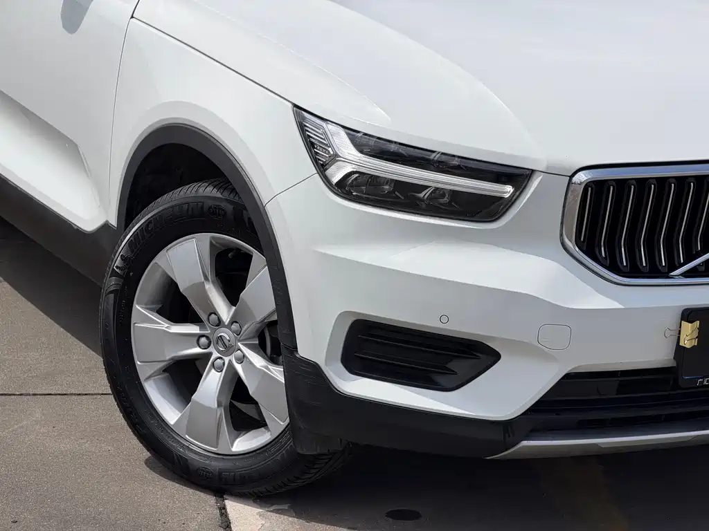 Volvo XC40 2020 T3 Smart Travel Fashion Edition купить на сайте DeffCars
