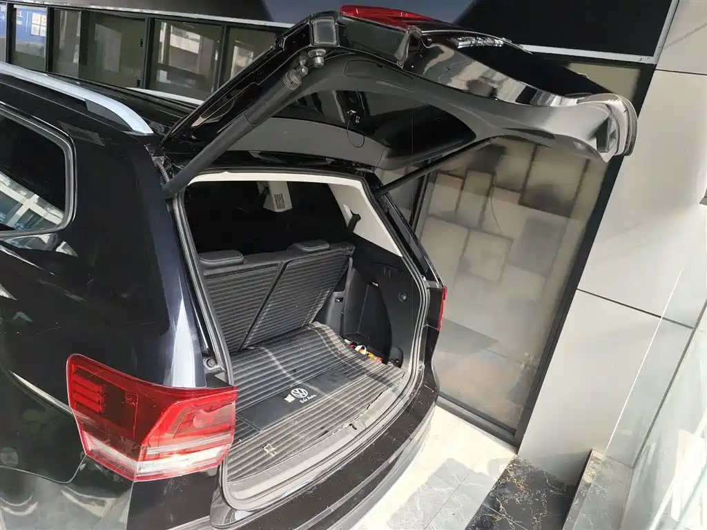 Touron 2020 380TSI four-wheel drive comfort version National VI купить на сайте DeffCars