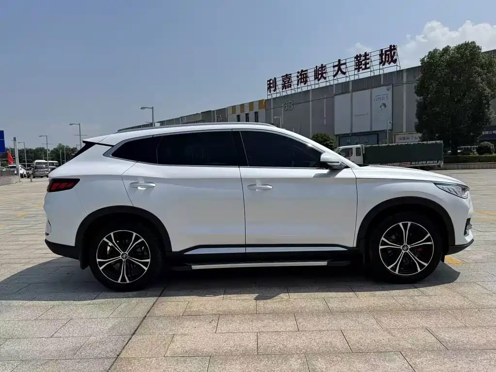 Song PLUS 2020 1.5T automatic flagship model купить на сайте DeffCars
