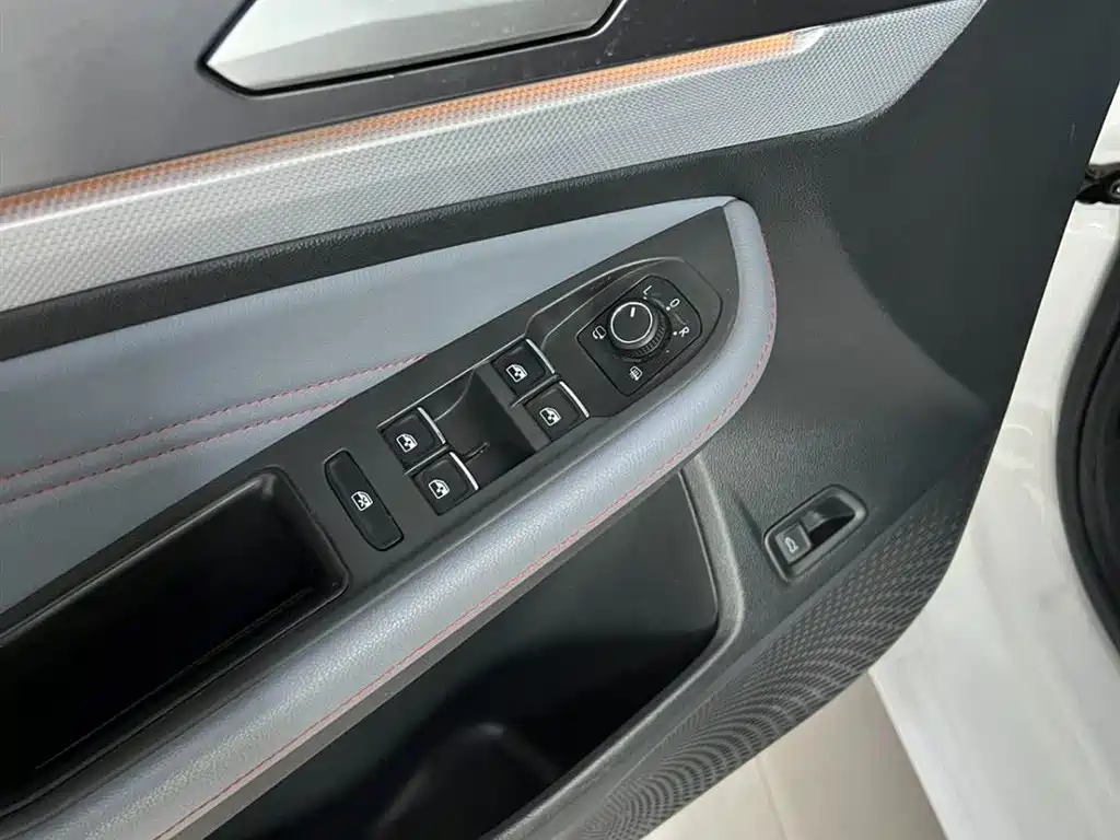 Lingdu 2023 Lingdu L 280TSI DSG Hot Edition купить на сайте DeffCars