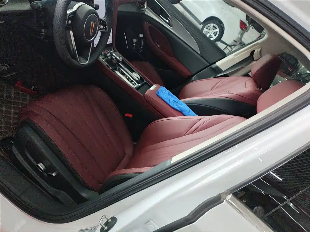 Hongqi H5 2024 2.0T Automatic Intelligent Connected Flag Edition купить на сайте DeffCars