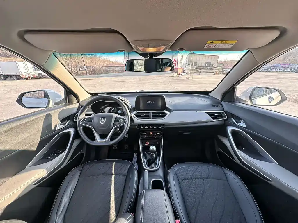Baojun 510 2017 1.5L manual fashion model купить на сайте DeffCars