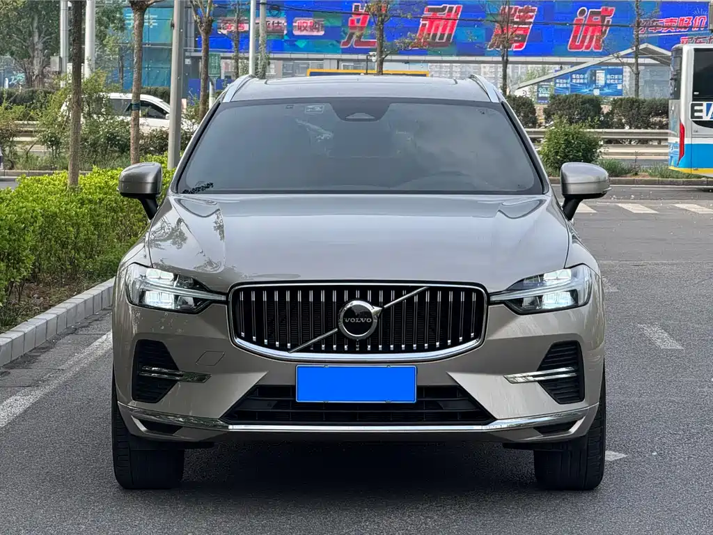Volvo XC60 2024 B5 four-wheel drive Zhiyi Luxury Edition купить на сайте DeffCars