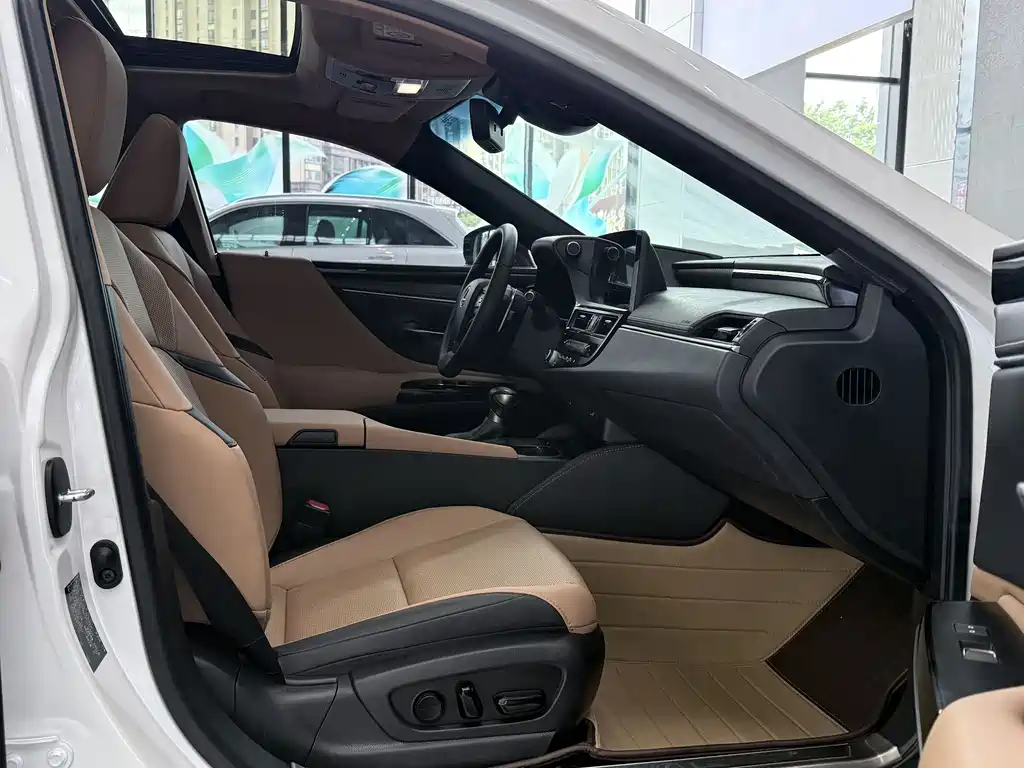 Lexus ES 2022 300h Excellence Edition купить на сайте DeffCars